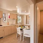 Acquaviva Village 홀리데이파크 포르토페라이오