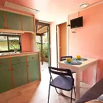 Acquaviva Village 홀리데이파크 *